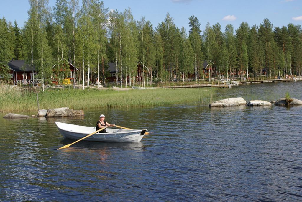 Kartanohotelli Satulinna HuvilatHirvensalmi エクステリア 写真
