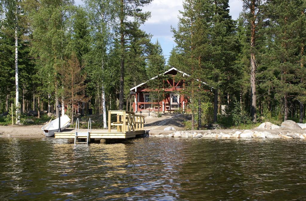 Kartanohotelli Satulinna HuvilatHirvensalmi エクステリア 写真
